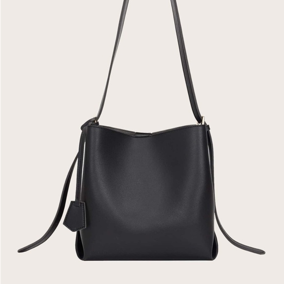 classic black medium sized crossbody bag - Picture 7 of 8